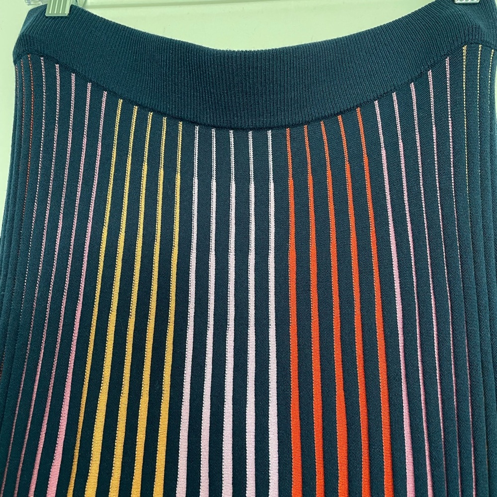 Neiman Marcus Women’s Blue Elastic Stripe Pleated Midi skirt size: XL - Picture 4 of 8